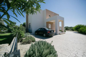 Отель Evi's Sea View Villa  Геннадио